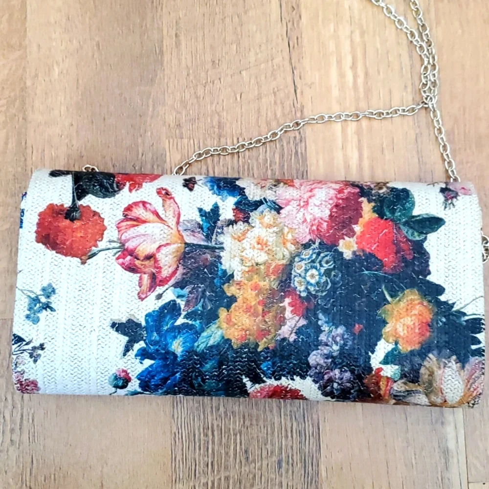 Sondra Roberts woven‎ raffia floral clutch